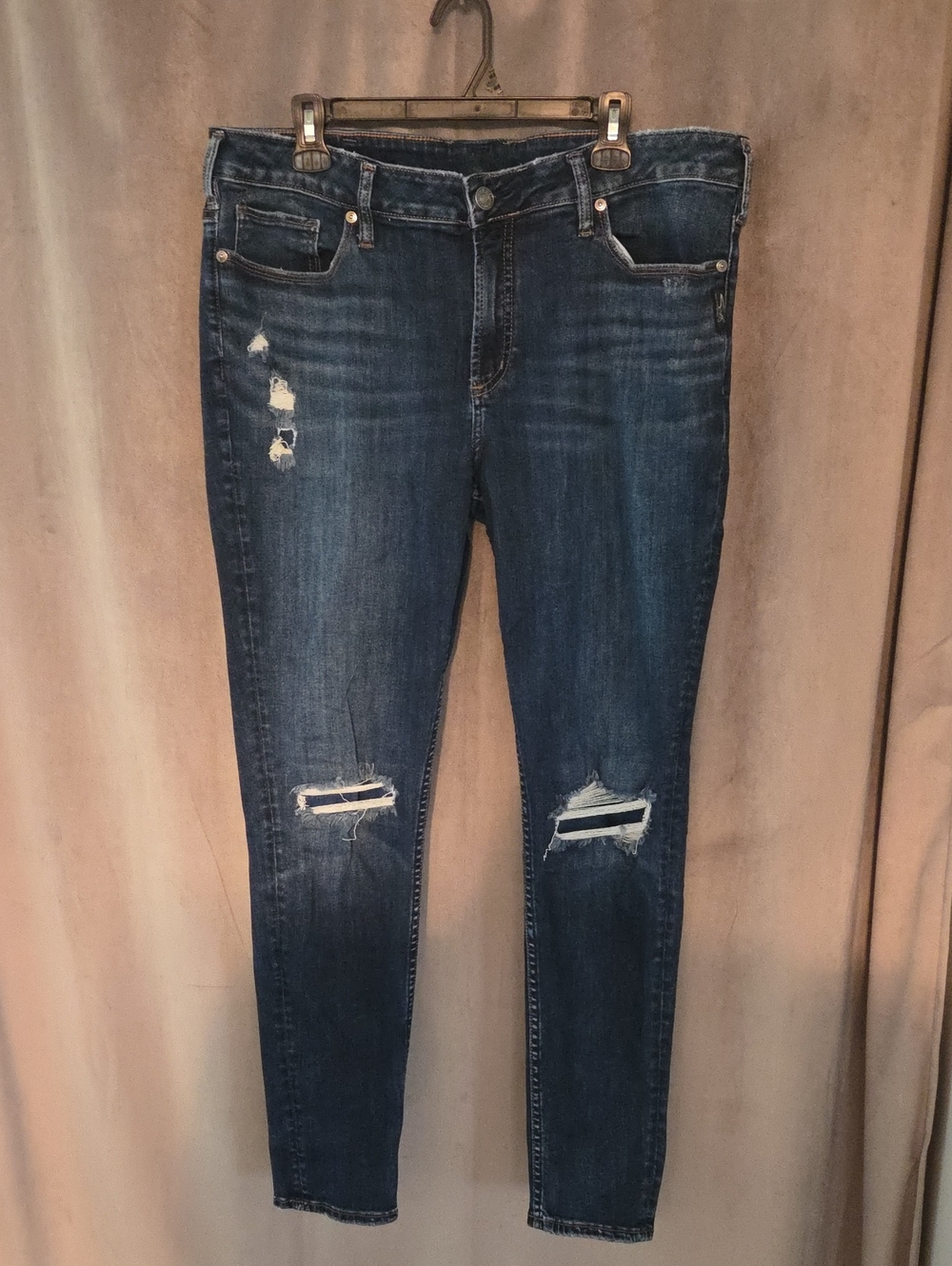 Silver Jeans Women's Size 20 Dark Blue Distressed Skinny Jeans